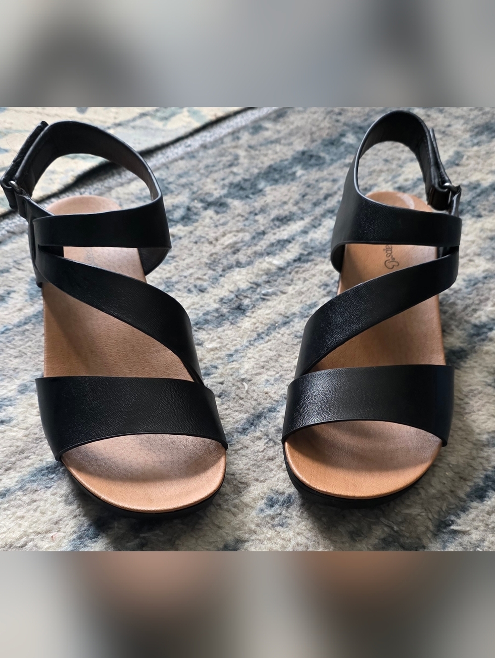 NWOT BareTraps Black Strappy Women's Sandals